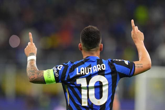 Inter MilanÕs Lautaro Martinez celebrates after scoring 1-0 during the Uefa Champions League soccer match between Inter and Barcelona at San Siro Stadium in Milan , North Italy - Tuesday May 06, 2025 . - Soccer  Copyright: xSpada LaPressex