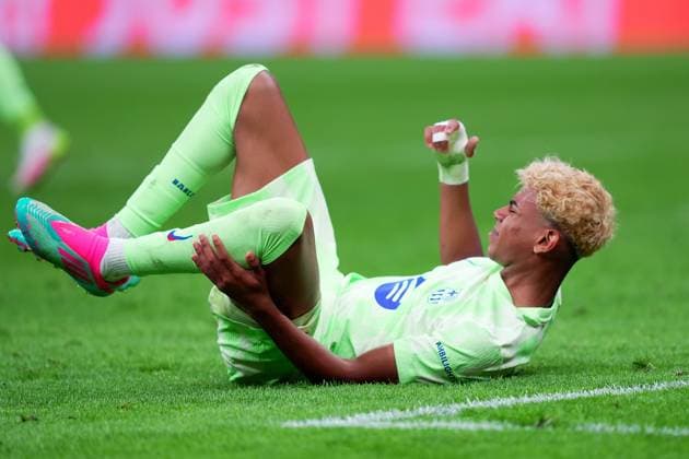 Barcelona s Lamine Yamal during the Uefa Champions League soccer match between Inter and Barcelona at San Siro Stadium in Milan , North Italy - Tuesday May 06, 2025 . - Soccer  Copyright: xSpada LaPressex