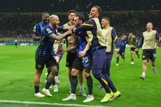 Inter MilanÕs Lautaro Martinez celebrates after scoring 1-0 during the Uefa Champions League soccer match between Inter and Barcelona at San Siro Stadium in Milan , North Italy - Tuesday May 06, 2025 . - Soccer  Copyright: xSpada LaPressex