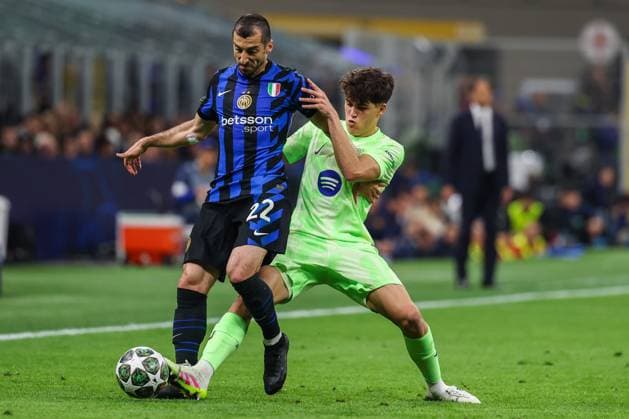 FC Internazionale vs FC Barcelona UEFA Champions League 2024 25 Semi Final 2nd leg 06 05 2025 Henrikh Mkhitaryan of FC Internazionale seen in action during UEFA Champions League 2024 25 Semi Final 2nd leg football match between FC Internazionale and FC Barcelona at San Siro Stadium Copyright: xBEAUTIFULxSPORTS Carabellix