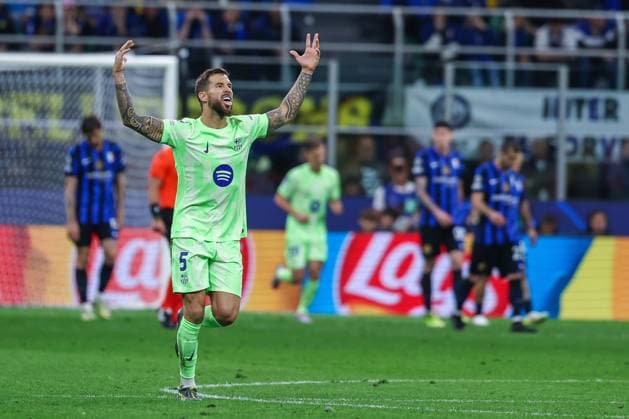 FC Internazionale vs FC Barcelona UEFA Champions League 2024 25 Semi Final 2nd leg 06 05 2025 Inigo Martinez of FC Barcelona celebrates during UEFA Champions League 2024 25 Semi Final 2nd leg football match between FC Internazionale and FC Barcelona at San Siro Stadium Copyright: xBEAUTIFULxSPORTS Carabellix