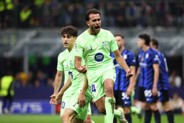 May 6, 2025, Milan, Lombardy, Italy: ERIC GARCIA of FC Barcelona, Barca celebrates DANI OLMO for scoring the equalizer (2:2) in the UEFA 2024 25 Semi-Final second leg game between INTER and BARCELONA at the Giuseppe Meazza Stadium in Milan, Italy Milan Italy - ZUMAc179 20250506_zep_c179_050 Copyright: xMickaelxChavetx