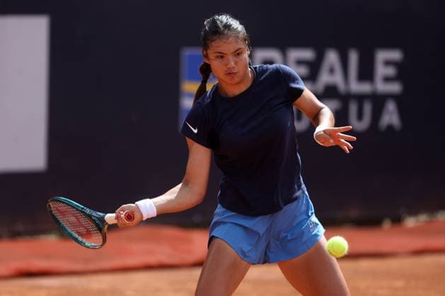 Rome, Italy, italy: Rome Italy 06.05.2025: Emma Raducanu ranking 49 during the training session at the Internazionali BNL d Italia 2025 ATP, Tennis Herren and WTA, Tennis Damen Master 1000 circuit in Rome at the Foro Italico. Tennis: Emma Raducanu, ATP And WTA Master 1000 Training Session At The Foro Italico In Rome  - ZUMAp169 0816735142st Copyright: xmarcoxiacobuccix