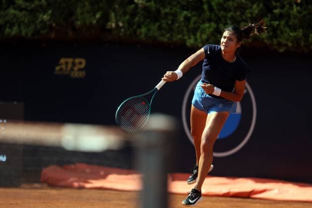 Rome, Italy, italy: Rome Italy 06.05.2025: Emma Raducanu ranking 49 during the training session at the Internazionali BNL d Italia 2025 ATP, Tennis Herren and WTA, Tennis Damen Master 1000 circuit in Rome at the Foro Italico. Tennis: Emma Raducanu, ATP And WTA Master 1000 Training Session At The Foro Italico In Rome  - ZUMAp169 0816735222st Copyright: xmarcoxiacobuccix