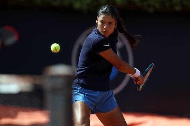Rome, Italy, italy: Rome Italy 06.05.2025: Emma Raducanu ranking 49 during the training session at the Internazionali BNL d Italia 2025 ATP, Tennis Herren and WTA, Tennis Damen Master 1000 circuit in Rome at the Foro Italico. Tennis: Emma Raducanu, ATP And WTA Master 1000 Training Session At The Foro Italico In Rome  - ZUMAp169 0816735260st Copyright: xmarcoxiacobuccix