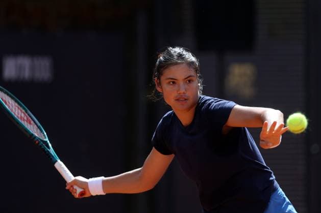 Rome, Italy, italy: Rome Italy 06.05.2025: Emma Raducanu ranking 49 during the training session at the Internazionali BNL d Italia 2025 ATP, Tennis Herren and WTA, Tennis Damen Master 1000 circuit in Rome at the Foro Italico. Tennis: Emma Raducanu, ATP And WTA Master 1000 Training Session At The Foro Italico In Rome  - ZUMAp169 0816735287st Copyright: xmarcoxiacobuccix