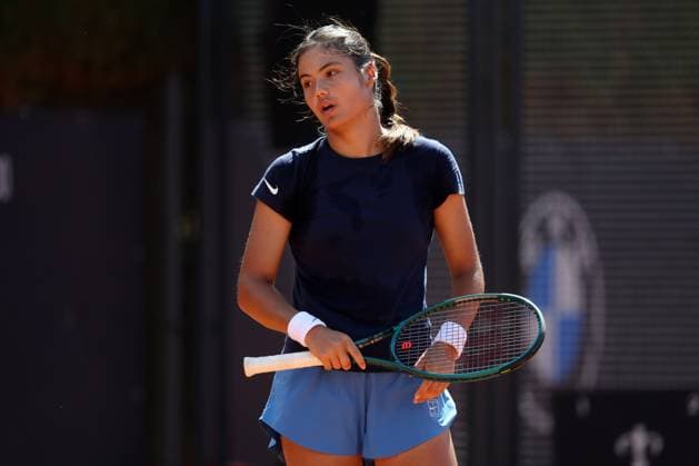 Rome, Italy, italy: Rome Italy 06.05.2025: Emma Raducanu ranking 49 during the training session at the Internazionali BNL d Italia 2025 ATP, Tennis Herren and WTA, Tennis Damen Master 1000 circuit in Rome at the Foro Italico. Tennis: Emma Raducanu, ATP And WTA Master 1000 Training Session At The Foro Italico In Rome  - ZUMAp169 0816735305st Copyright: xmarcoxiacobuccix