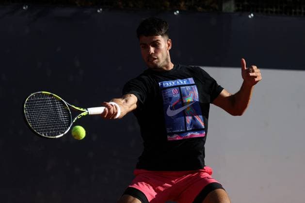 Tennis: Carlos Alcaraz ranking 3, ATP, Tennis Herren and WTA, Tennis Damen Master 1000 training session at the Foro Italico in Rome Rome Italy 06.05.2025: Carlos Alcaraz ranking 3 during the training session at the Internazionali BNL d Italia 2025 ATP and WTA Master 1000 circuit in Rome at the Foro Italico. Rome italy Italy  Copyright: xIPA ABACAx