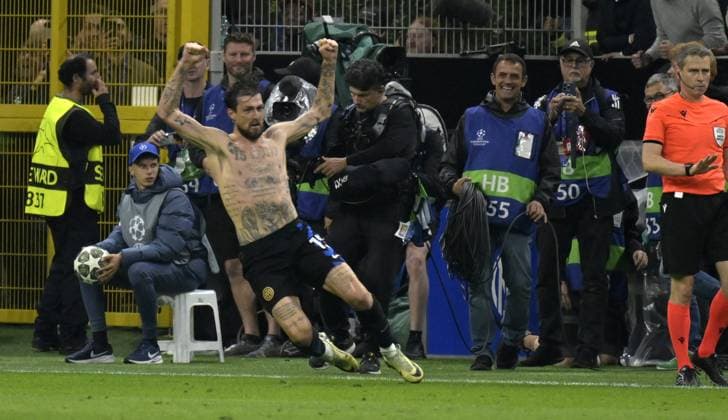 Foto IPP Paolo Bona Milano 06 05 2025 UEFA Champions League di Calcio stagione 2024 2025 partita Inter-Barcellona Nella foto Francesco Acerbi esulta dopo il gol del 3-3 Italy Photo Press Worldwide Copyright italy Italy ITALY  Copyright: xR4924_italyphotopressx