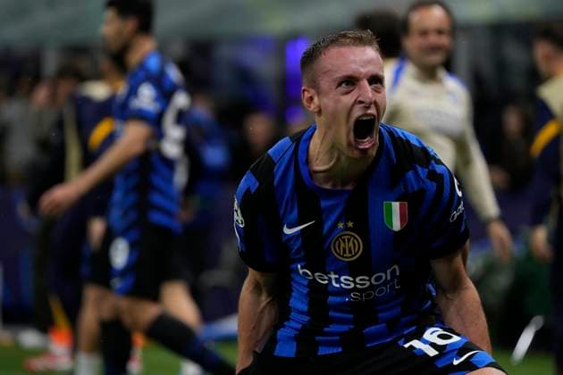 FC Internazionale Milano v FC Barcelona, Barca - UEFA Champions League 2024 25 Semi Final Second Leg Davide Frattesi central midfield of Internazionale and Italy celebrates after scoring his sides first goal during the UEFA Champions League 2024 25 Semi Final Second Leg match between FC Internazionale Milano and FC Barcelona at Giuseppe Meazza Stadium on May 6, 2025 in Milan, Italy. Milan Italy  Copyright: xJosexBretonx originalFilename:bretonhernandez-fcintern250506_np7xI.jpg