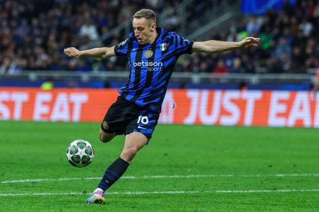 FC Internazionale vs FC Barcelona UEFA Champions League 2024 25 Semi Final 2nd leg 06 05 2025 Davide Frattesi of FC Internazionale seen in action during UEFA Champions League 2024 25 Semi Final 2nd leg football match between FC Internazionale and FC Barcelona at San Siro Stadium Copyright: xBEAUTIFULxSPORTS Carabellix