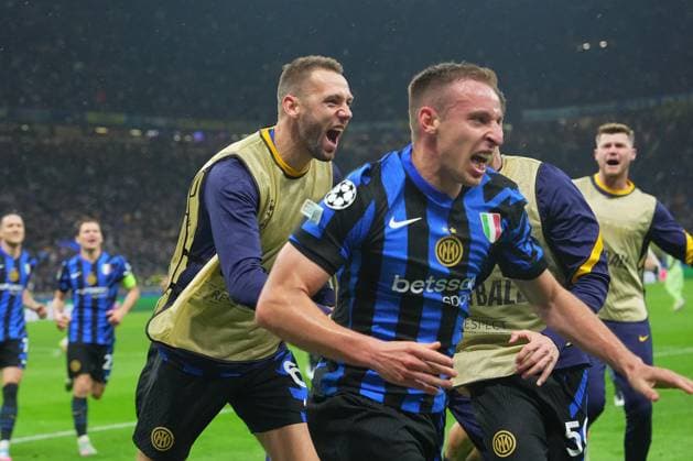 Inter Milan s Davide Frattesi scores goal 4 -3 during the Uefa Champions League soccer match between Inter and Barcelona at San Siro Stadium in Milan , North Italy - Tuesday May 06, 2025 . - Soccer  Copyright: xSpada LaPressex