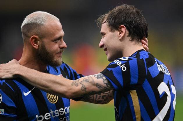 CALCIO - UEFA Champions League - Inter - FC Internazionale vs FC Barcelona, Barca Federico Dimarco of Fc Inter and Nicolo Barella of Fc Inter celebrating after a victory during the UEFA Champions League Semi finals second leg match between Inter FC Internazionale and FC Barcellona, on May 6th, 2025, at Giuseppe Meazza San Siro Siro stadium in Milan, Italy Credit: Tiziano Ballabio Milan Italy  Copyright: xIPAxSport ABACAx