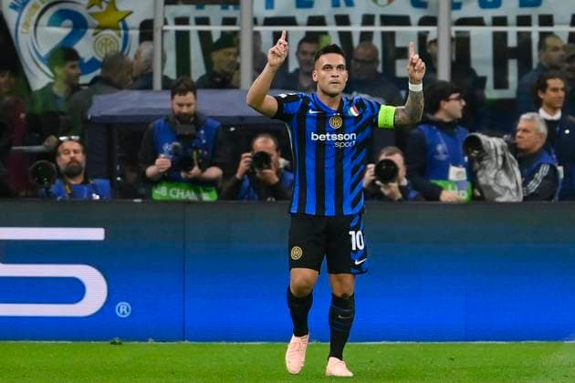 6th May 2025; Giuseppe Meazza, Milan, Italy; Champions League Semi Final, 2nd Leg Football, Inter Milan versus Barcelona FC; Lautaro Mart& xed;nez of FC Internazionale celebrates his goal for 1-0 in the 21st minute  ActionPlus12783337 StefanoxGuidi