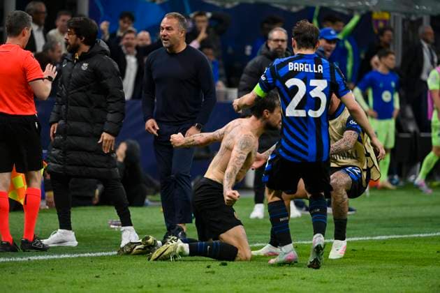6th May 2025; Giuseppe Meazza, Milan, Italy; Champions League Semi Final, 2nd Leg Football, Inter Milan versus Barcelona FC; Francesco Acerbi of FC Internazionale celebrates his goal for 3-3 in the 93rd minute  ActionPlus12783441 StefanoxGuidi
