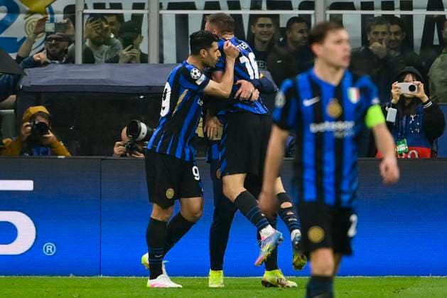 6th May 2025; Giuseppe Meazza, Milan, Italy; Champions League Semi Final, 2nd Leg Football, Inter Milan versus Barcelona FC; Davide Frattesi of FC Internazionale celebrates scoring his goal for 4-3 in the 99th minute in extra time  ActionPlus12783450 StefanoxGuidi