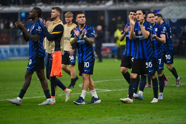 6th May 2025; Giuseppe Meazza, Milan, Italy; Lautaro Mart& xed;nez of FC Internazionale celebrates a victory for 4-3 against FC Barcelona, Barca during the UEFA Champions League 2024 25 Semi Final Second Leg match  ActionPlus12783468 StefanoxGuidi