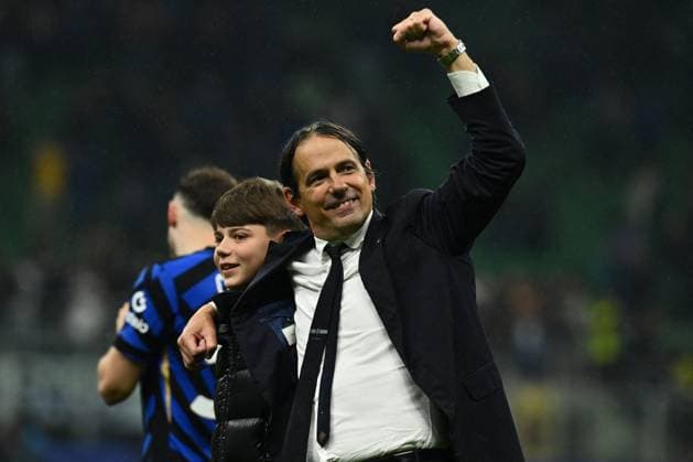 CALCIO - UEFA Champions League - Inter - FC Internazionale vs FC Barcelona, Barca Simone Inzaghi coach of F.C. Inter celebrate the victory during the UEFA Champions League 2024 25 Semi Final Second Leg match between FC Internazionale Milano and FC Barcelona at San Siro Stadium on May 6, 2025 in Milan, Italy Milan Italy  Copyright: xIPAxSport ABACAx