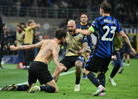 (250507) -- MILAN, May 7, 2025 -- Inter Milan s Francesco Acerbi (L) celebrates after scoring with teammates during the UEFA Champions League semifinal second leg match between Inter Milan and Barcelona in Milan, Italy, May 6, 2025. (Photo by Xinhua) (SP)ITALY-MILAN-FOOTBALL-UEFA CHAMPIONS LEAGUE-INTER MILAN VS BARCELONA AlbertoxLingria 