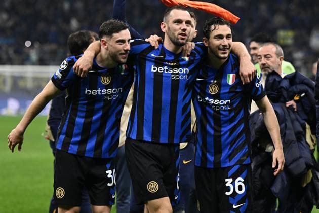 Db Milano 06 05 2025 - Champions League Inter-Barcellona foto Daniele Buffa Image nella foto: Carlos Augusto-Matteo Darmian-Stefan De Vrij 