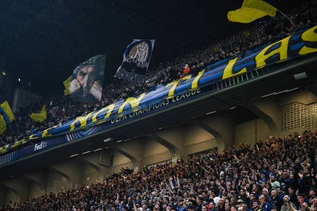 Fc Inter supporters during the UEFA Champions League Semi finals second leg match between Inter FC Internazionale and FC Barcellona, on May 6th, 2025, at Giuseppe Meazza San Siro Siro stadium in Milan, Italy Credit: Tiziano Ballabio  Copyright: xTizianoxBallabio IPAxSportx xipa-agency.netx xx IPA_57351190 IPA_Agency_IPA57351190