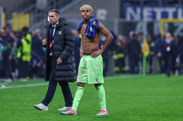 FC Internazionale vs FC Barcelona UEFA Champions League 2024 25 Semi Final 2nd leg 06 05 2025 Lamine Yamal of FC Barcelona reacts at the end of the match during UEFA Champions League 2024 25 Semi Final 2nd leg football match between FC Internazionale and FC Barcelona at San Siro Stadium Copyright: xBEAUTIFULxSPORTS Carabellix