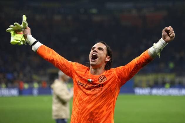 May 6, 2025, Milan, Lombardy, Italy: YANN SOMMER of Inter celebrates winning their UEFA 2024 25 Semi-Final second leg game between INTER and BARCELONA at the Giuseppe Meazza Stadium in Milan, Italy Milan Italy - ZUMAc179 20250506_zep_c179_147 Copyright: xMickaelxChavetx