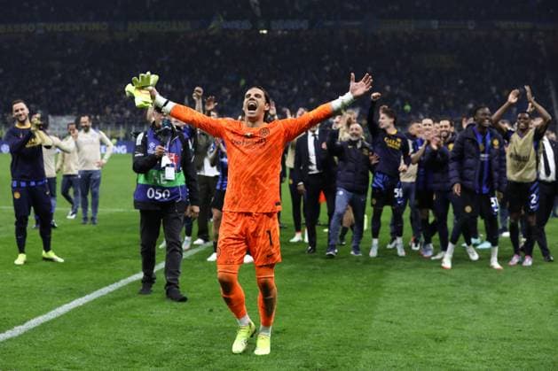 May 6, 2025, Milan, Lombardy, Italy: Hero of the match YANN SOMMER of Inter celebrates winning their UEFA 2024 25 Semi-Final second leg game between INTER and BARCELONA at the Giuseppe Meazza Stadium in Milan, Italy Milan Italy - ZUMAc179 20250506_zep_c179_153 Copyright: xMickaelxChavetx