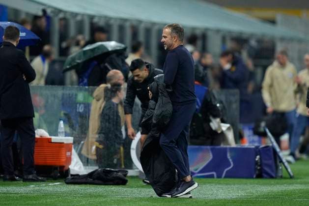 May 7, 2025, Milan, Milan, Italy: Hansi Flick, head coach of FC Barcelona, Barca laments during the UEFA Champions League 2024 25 Semi Final First Leg match between FC Internazionale Milano and FC Barcelona at Giuseppe Meazza Stadium on May 06, 2025 in Milan, Italy. Milan Italy - ZUMAa181 20250507_zaa_a181_004 Copyright: xDennisxAgyemanx