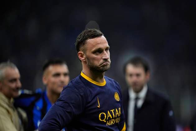 May 7, 2025, Milan, Milan, Italy: Marko Arnautovic of Inter celebrates the victory during the UEFA Champions League 2024 25 Semi Final First Leg match between FC Internazionale Milano and FC Barcelona, Barca at Giuseppe Meazza Stadium on May 06, 2025 in Milan, Italy. Milan Italy - ZUMAa181 20250507_zaa_a181_021 Copyright: xDennisxAgyemanx