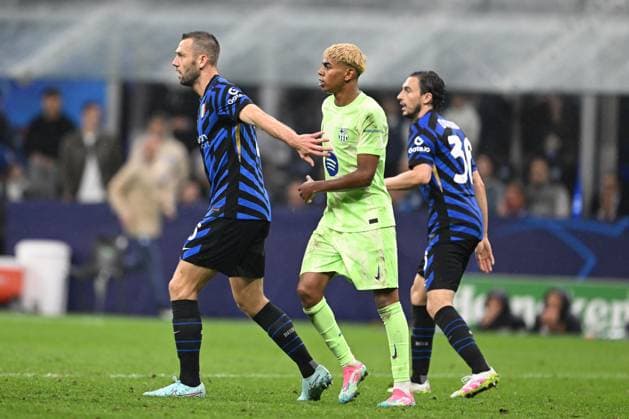 FC Internazionale Milano v FC Barcelona, Barca - UEFA Champions League 2024 25 Semi Final Second Leg Stefan de Vrij of FC Inter is in action during the UEFA Champions League Semi-finals second leg match between FC Internazionale and FC Barcelona at Giuseppe Meazza San Siro Stadium in Milan, Italy, on May 6, 2025. Milano Italy  Copyright: xTizianoxBallabiox originalFilename:ballabio-interfci250506_npKEV.jpg