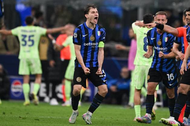 FC Internazionale Milano v FC Barcelona, Barca - UEFA Champions League 2024 25 Semi Final Second Leg Nicolo Barella of FC Inter celebrates after a goal during the UEFA Champions League Semi-finals second leg match between FC Internazionale and FC Barcelona, in Milan, Italy, on May 6, 2025, at Giuseppe Meazza San Siro Stadium. Milano Italy  Copyright: xTizianoxBallabiox originalFilename:ballabio-interfci250506_npuvm.jpg