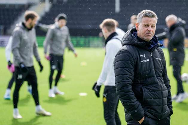Training for the European League semi-final Bodo 20250507 Coach Kjetil Knutsen at Bodo Glimts training session on the day of the European League semi-final against Tottenham at Aspmyra Stadium Photo Stian Lysberg Solum NTB Bodo Norge EDITORIAL USE ONLY RESTRICTED USE FOR BETTING COMPANIES  Copyright: xStianxLysbergxSolumx xNTBx