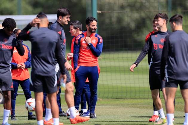Manchester United, ManU 07 05 2025. Training Ruben Amorim the Manchester United manager with his players during the Europa League training session for Manchester United at Carrington, Manchester, United Kingdom on 7 May 2025. Manchester Carrington United Kingdom Editorial use only , Copyright: xConorxMolloyx PSI-22029-0004