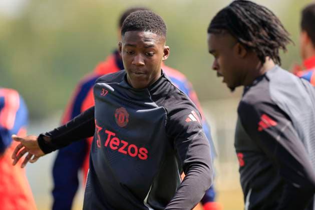 Manchester United, ManU 07 05 2025. Training Kobbie Mainoo (37) of Manchester United during the Europa League training session for Manchester United at Carrington, Manchester, United Kingdom on 7 May 2025. Manchester Carrington United Kingdom Editorial use only , Copyright: xConorxMolloyx PSI-22029-0031