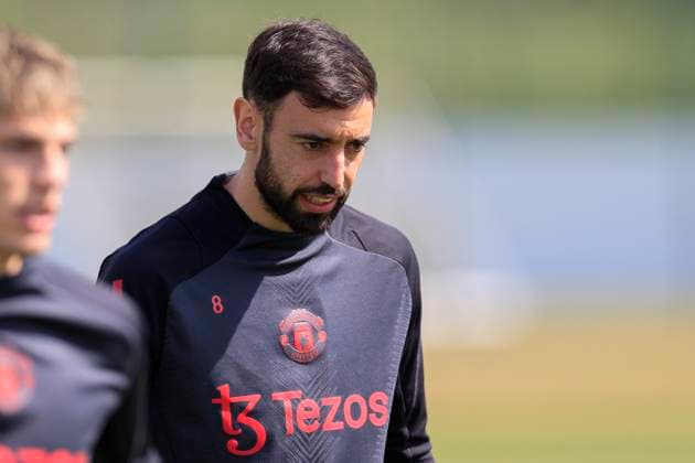 Manchester United, ManU 07 05 2025. Training Bruno Fernandes (8) of Manchester United during the Europa League training session for Manchester United at Carrington, Manchester, United Kingdom on 7 May 2025. Manchester Carrington United Kingdom Editorial use only , Copyright: xConorxMolloyx PSI-22029-0035
