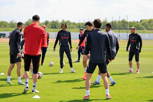 Manchester United, ManU 07 05 2025. Training Manchester United players during the Europa League training session for Manchester United at Carrington, Manchester, United Kingdom on 7 May 2025. Manchester Carrington United Kingdom Editorial use only , Copyright: xConorxMolloyx PSI-22029-0041