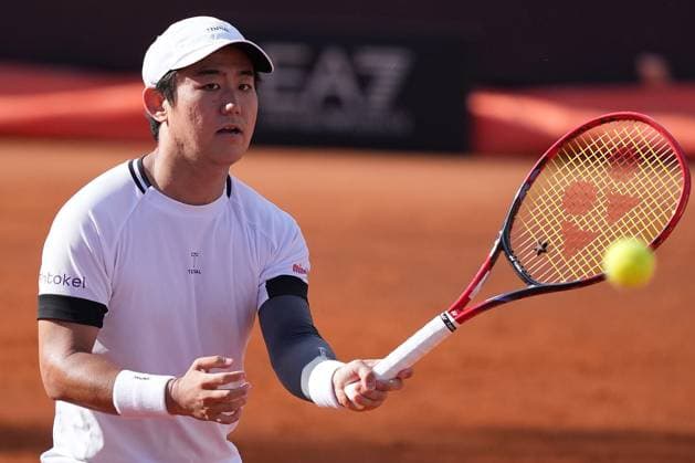 Yoshihito Nishioka (JPN) during the 2th round against Dusan Lajovic (SRB) of the WTA, Tennis Damen Master 1000 Internazionali BNL d™Italia tournament at Foro Italico on May 07, 2025 (Alfredo Falcone LaPresse)  Copyright: xAlfredoxFalcone LaPressex
