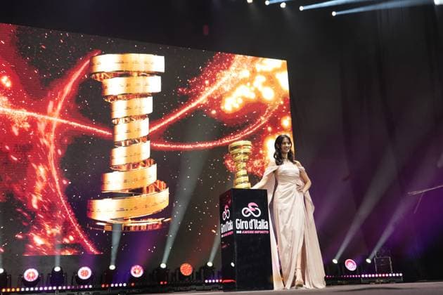 The trophy during the teams presentation ahead of the Giro d™Italia cycling race in Tirana. The race starts on Friday, May 9, with the first stage over 160 km, from Durazzo (Durres) to Tirana (Tirane), Albania- Wednesday, May 7, 2025. - cycling.  Copyright: xMassimoxPaolone LaPressex