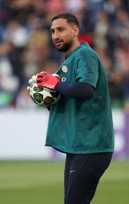 Paris Saint-Germain v Arsenal FC - UEFA Champions League 2024 25 Semi Final Second Leg Gianluigi Donnarumma, goalkeeper of Paris Saint-Germain warms up before the UEFA Champions League 2024 25 Semi Final Second Leg match between Paris Saint-Germain and Arsenal FC at Parc des Princes on May 7, 2025 in Paris, France. Paris Parc des Princes France France Copyright: xNealxSimpson Sportsphoto APLx 14126510