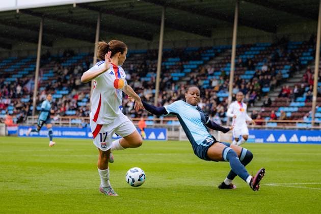 Danielle van de Donk (17 Olympique Lyonnais) in action during the D1 Arkema game between Olympique Lyonnais and Le Havre Athletic Club at Stade Pierre Rajon in Bourgoin-Jallieu, France. (Pauline FIGUET SPP) Copyright: xPaulinexFIGUETx xSPPx spp-en-PaFiSp-PF_OLHAC3133