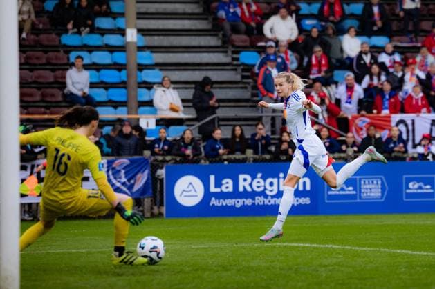 Ada Hegerberg (14 Olympique Lyonnais) in action during the D1 Arkema game between Olympique Lyonnais and Le Havre Athletic Club at Stade Pierre Rajon in Bourgoin-Jallieu, France. (Pauline FIGUET SPP) Copyright: xPaulinexFIGUETx xSPPx spp-en-PaFiSp-PF_OLHAC3181