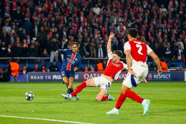 Paris Saint-Germain v Arsenal Champions League 07 05 2025. Semi-Final Bradley Barcola (29) of Paris Saint-Germain shoots towards the goal during the Champions League semi final match between Paris Saint-Germain and Arsenal at Parc des Princes, Paris, France on 7 May 2025. Editorial use only , Copyright: xNigelxKeenex PSI-22025-0031