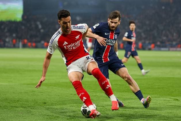 Paris, Parc des Princes 7 05 2025 xJFx UEFA Champions League 2024 25 semi-final second leg Paris Saint Germain Arsenal FC v l , Mikel Merino Arsenal FC , Khvicha Kvaratskhelia Paris Saint Germain duel, action, action, battles for the ball Copyright: JoaquimxFerreira