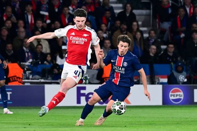 FOOTBALL : PSG vs Arsenal - Ligue des Champions - 07 05 2025 Declan Rice ( 41 - Arsenal FC ) and Joao Pedro Goncalves Neves ( 87 - PSG ) during the UEFA Champions League match between Paris Saint Germain and Arsenal FC at Parc Des Princes on May 07 , 2025 in Paris, France. ( Photo by Dante Badano PsnewZ ) - ParisFrance  Copyright: xx