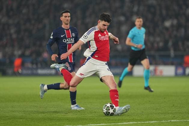 Declan Rice of Arsenal Paris Saint-Germain v Arsenal, UEFA Champions League, Semi Final, Second Leg, Football, Parc des Princes, Paris, France - 07 May 2025 EDITORIAL USE ONLY No use with unauthorised audio, video, data, fixture lists, club league logos or live services. Online in-match use limited to 120 images, no video emulation. No use in betting, games or single club league player publications. Copyright: xDavexWinter Shutterstockx 15288067aw
