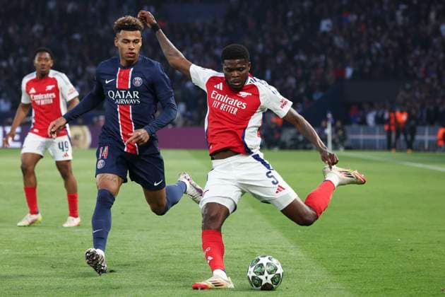 FOOTBALL : Paris Saint Germain Vs Arsenal - Ligue des Champions - 07 05 2025 Thomas Partey (Arsenal) Vs Desire Doue (PSG) ParisFrance  Copyright: xMichtofx
