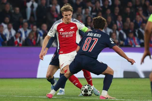 FOOTBALL : Paris Saint Germain Vs Arsenal - Ligue des Champions - 07 05 2025 Martin Odegaard (Arsenal) Vs Joao Neves (PSG) ParisFrance  Copyright: xMichtofx