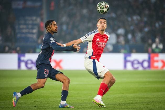 May 7, 2025, Paris, France, France: Bradley BARCOLA of PSG and Jakub KIWIOR of Arsenal during the UEFA Champions League match between Paris Saint-Germain and Arsenal FC at Parc des Princes Stadium on May 07, 2025 in Paris, France. Paris France - ZUMAm308 20250507_zsp_m308_007 Copyright: xMatthieuxMirvillex
