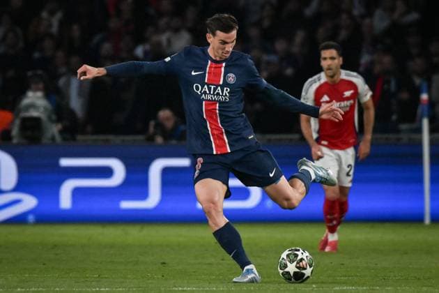 Champions League PSG vs Arsenal FC - FA Paris Saint-Germain’s midfielder Fabian Ruiz kicks the ball during the UEFA Champions League football match between Paris Saint-Germain and Arsenal FC at the Parc des Princes Stadium in Paris on May 7, 2025. Photo by Firas Abdullah ABACAPRESS.COM Paris Ile-de-France France  Copyright: xAbdullahxFiras ABACAx